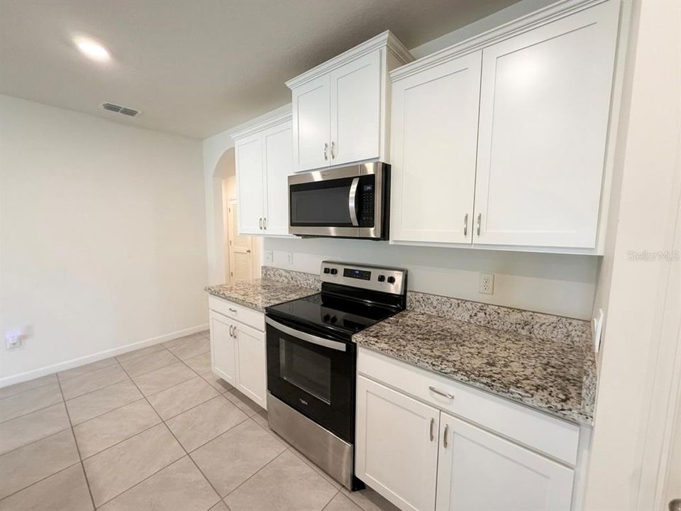 For Rent: $1,925 (4 beds, 2 baths, 1830 Square Feet)