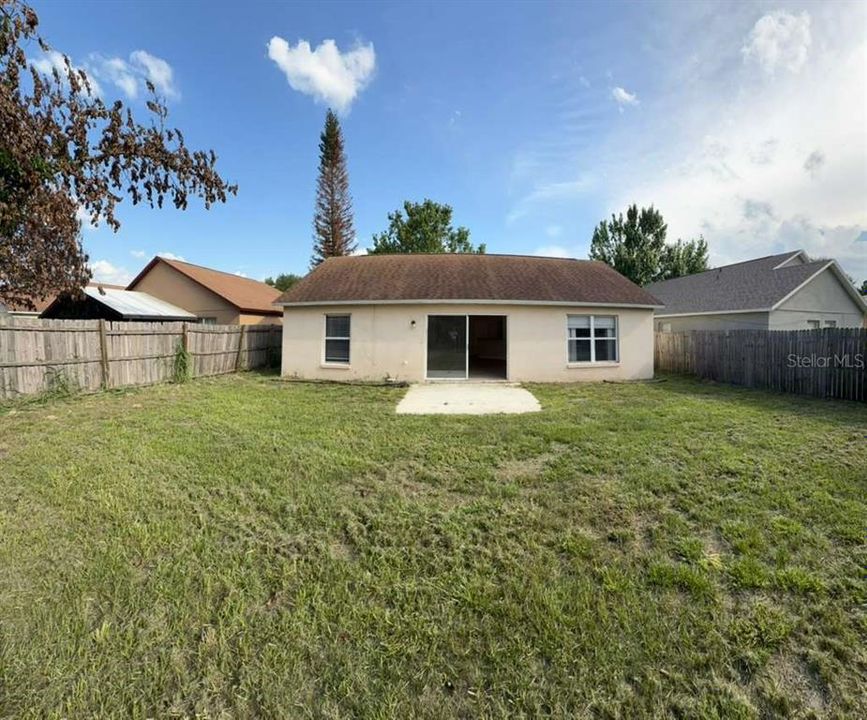 For Sale: $300,000 (3 beds, 2 baths, 1252 Square Feet)