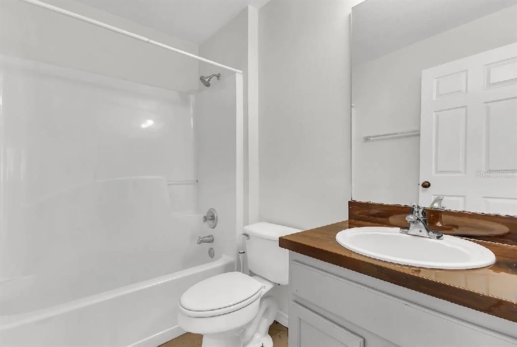 For Sale: $300,000 (3 beds, 2 baths, 1252 Square Feet)