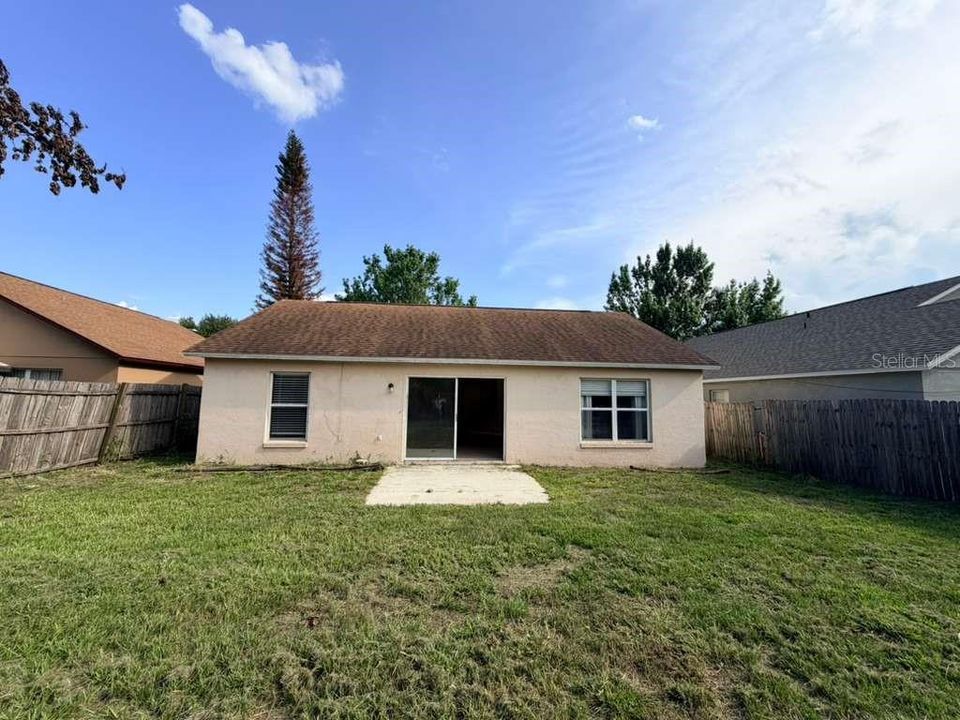 For Sale: $300,000 (3 beds, 2 baths, 1252 Square Feet)