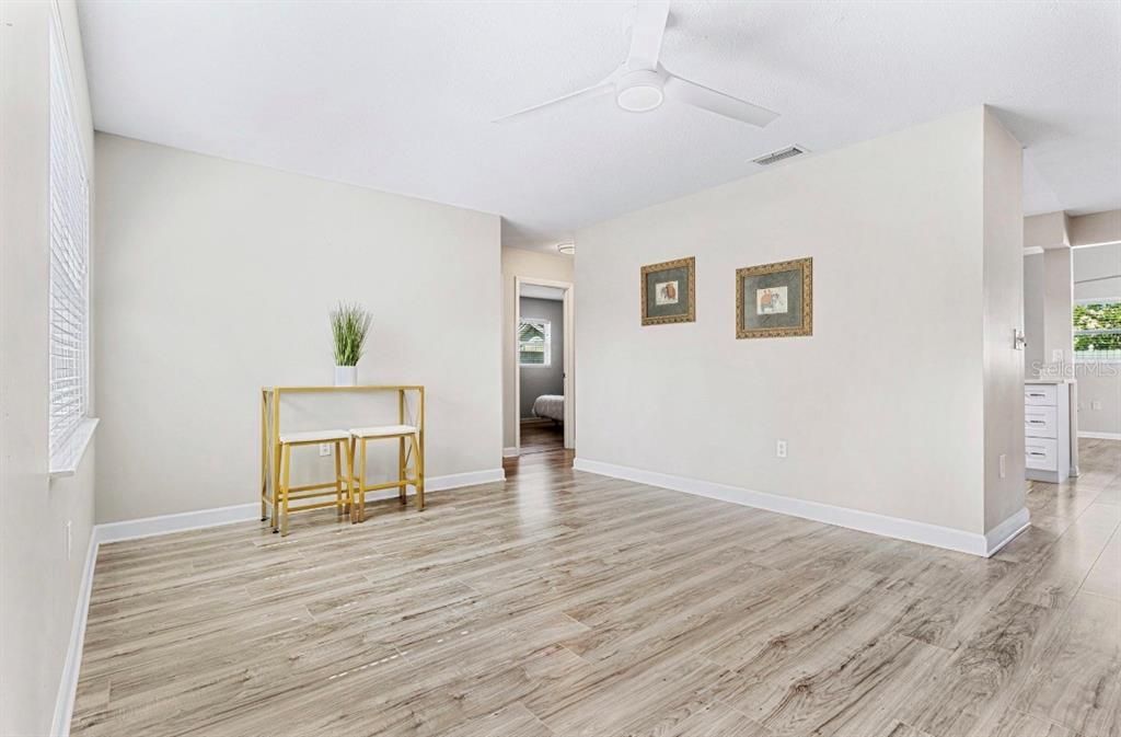 For Sale: $749,900 (5 beds, 3 baths, 2215 Square Feet)