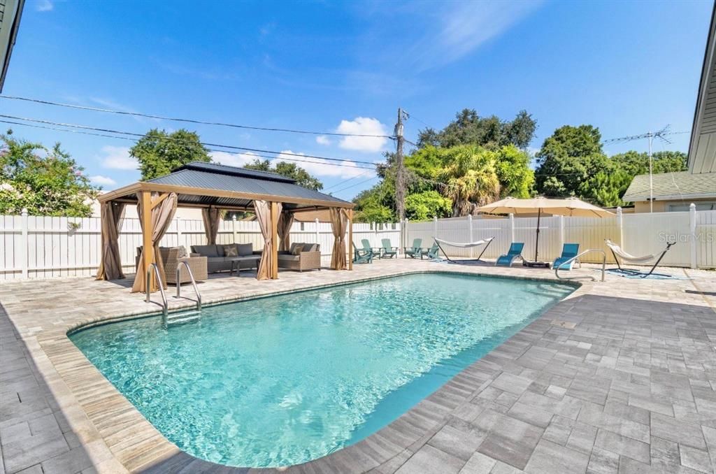 For Sale: $749,900 (5 beds, 3 baths, 2215 Square Feet)