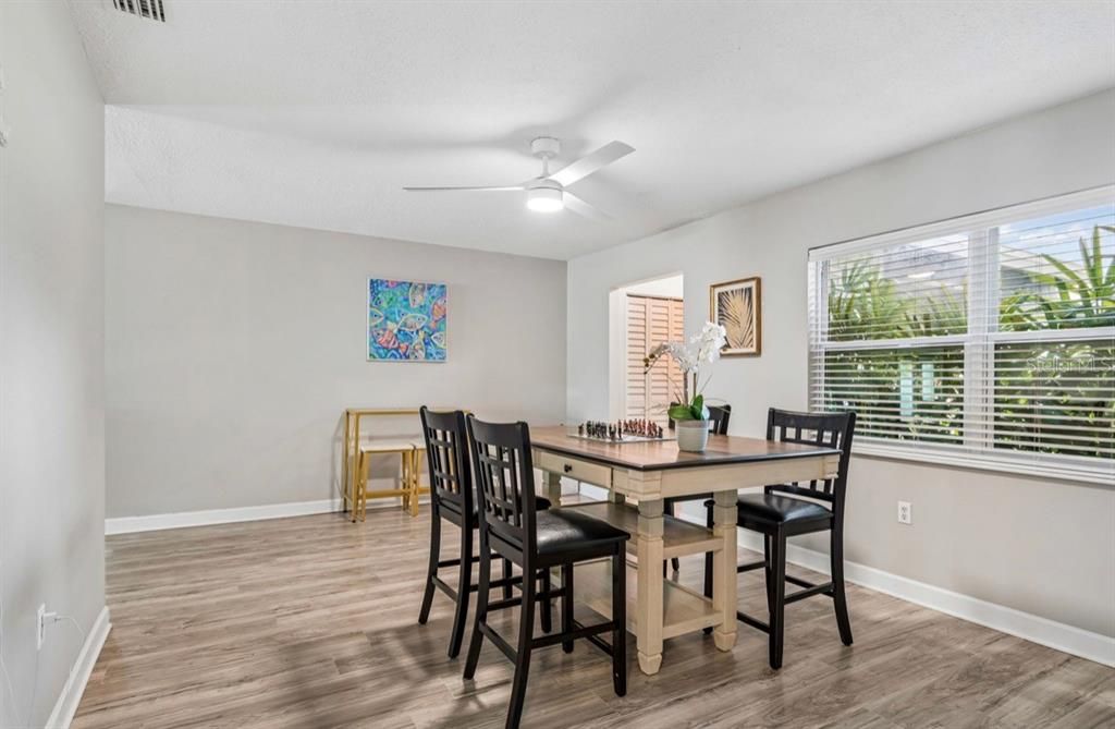 For Sale: $749,900 (5 beds, 3 baths, 2215 Square Feet)