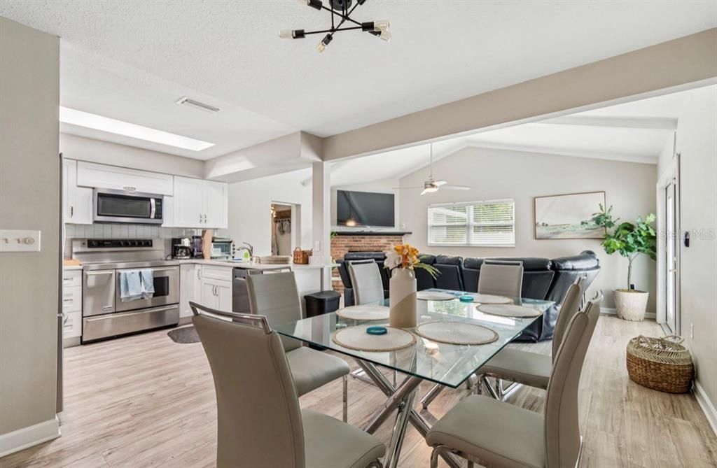 For Sale: $749,900 (5 beds, 3 baths, 2215 Square Feet)