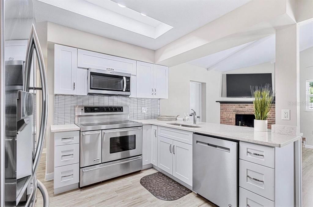 For Sale: $749,900 (5 beds, 3 baths, 2215 Square Feet)