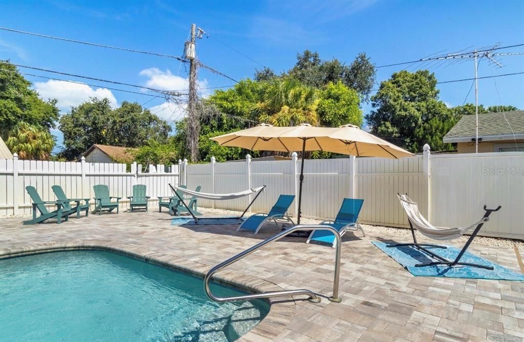 For Sale: $749,900 (5 beds, 3 baths, 2215 Square Feet)
