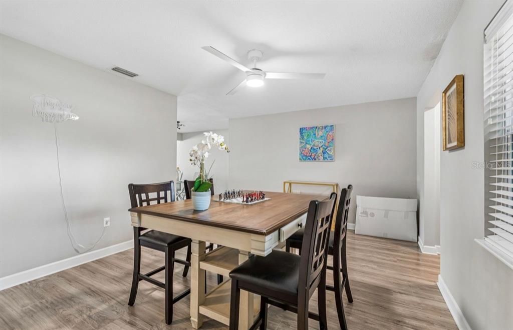 For Sale: $749,900 (5 beds, 3 baths, 2215 Square Feet)