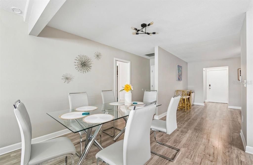 For Sale: $749,900 (5 beds, 3 baths, 2215 Square Feet)