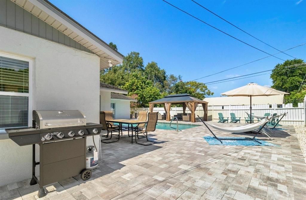 For Sale: $749,900 (5 beds, 3 baths, 2215 Square Feet)