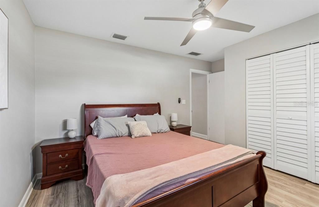 For Sale: $749,900 (5 beds, 3 baths, 2215 Square Feet)