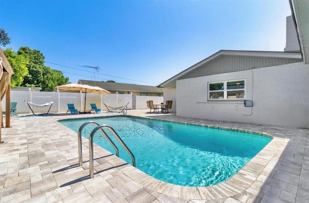 For Sale: $749,900 (5 beds, 3 baths, 2215 Square Feet)
