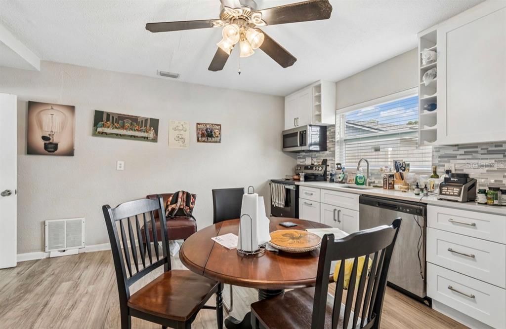 For Sale: $749,900 (5 beds, 3 baths, 2215 Square Feet)