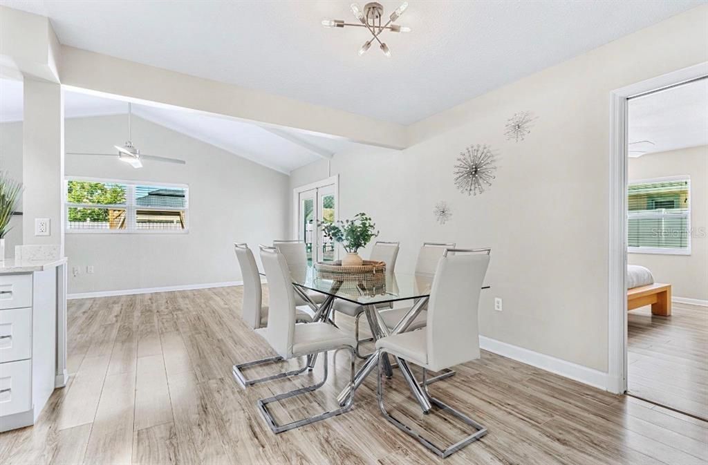 For Sale: $749,900 (5 beds, 3 baths, 2215 Square Feet)
