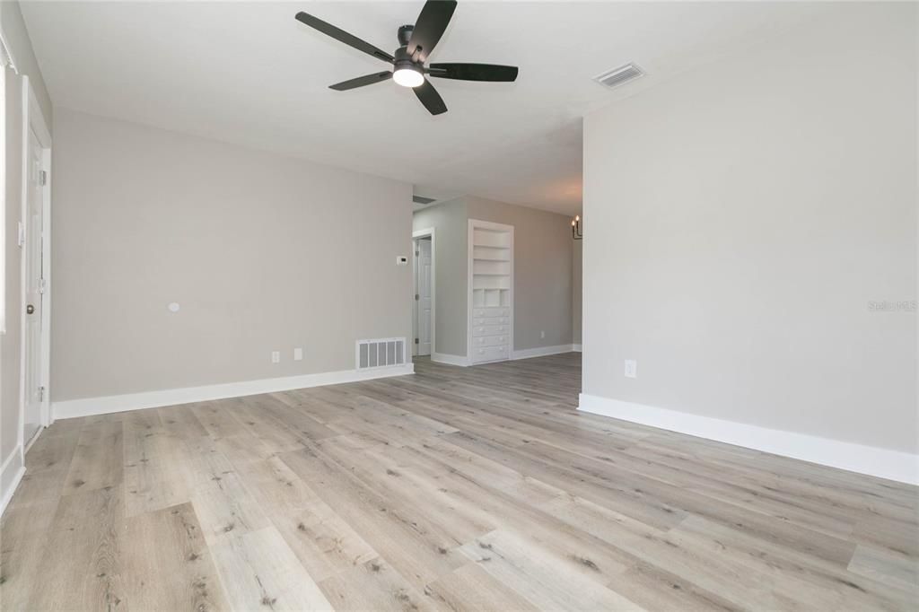 For Rent: $2,275 (2 beds, 2 baths, 857 Square Feet)