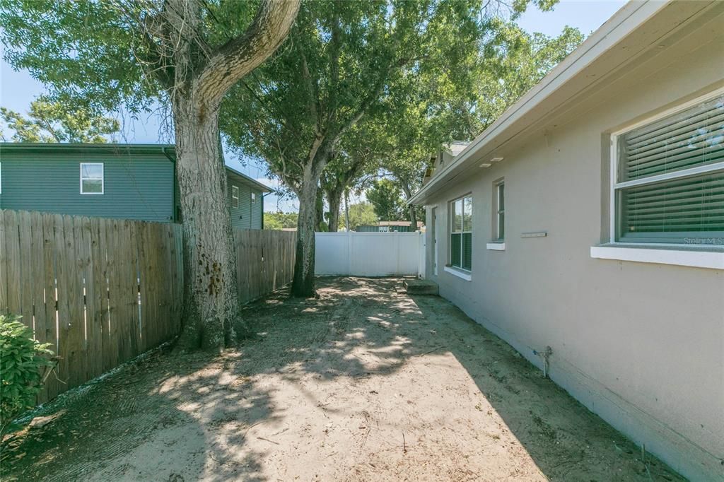 For Rent: $2,275 (2 beds, 2 baths, 857 Square Feet)