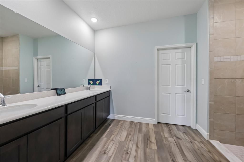 For Sale: $409,000 (4 beds, 3 baths, 2367 Square Feet)