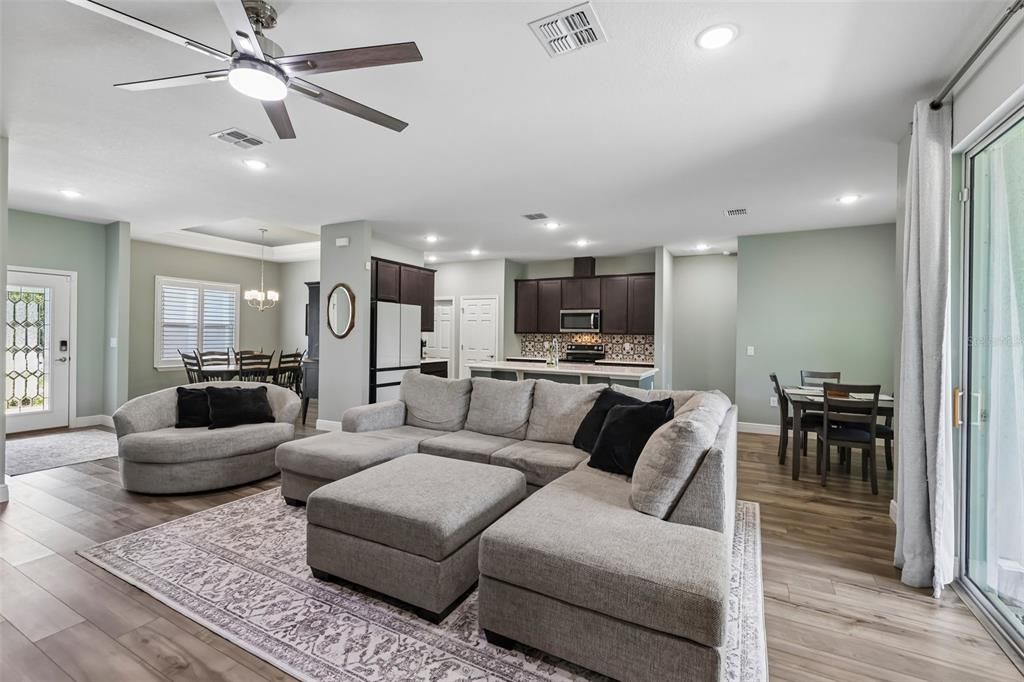 For Sale: $409,000 (4 beds, 3 baths, 2367 Square Feet)