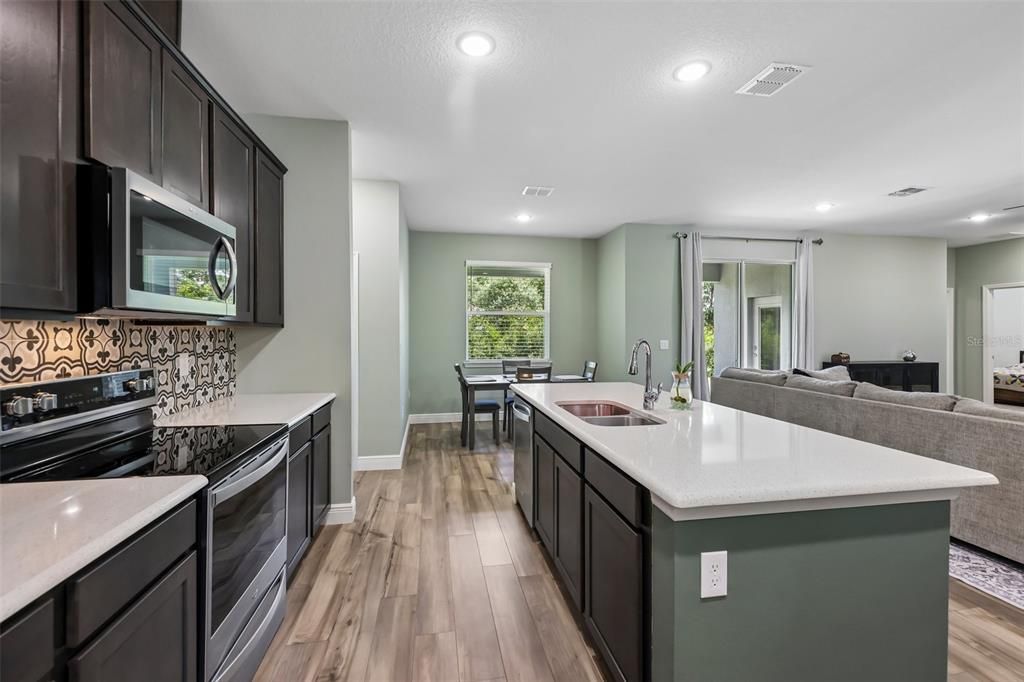 For Sale: $409,000 (4 beds, 3 baths, 2367 Square Feet)
