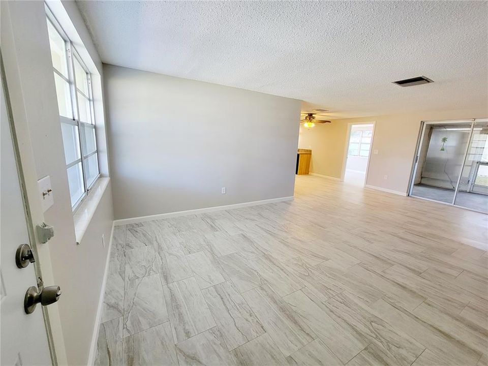 En Venta: $229,900 (3 camas, 2 baños, 1096 Pies cuadrados)