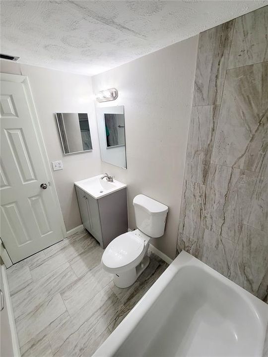 En Venta: $229,900 (3 camas, 2 baños, 1096 Pies cuadrados)
