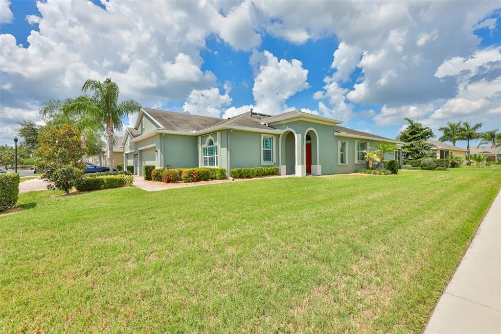 For Sale: $344,900 (2 beds, 2 baths, 1854 Square Feet)