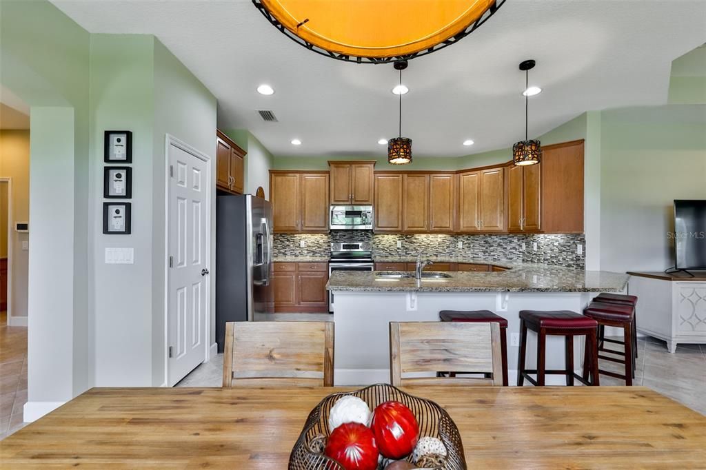 For Sale: $344,900 (2 beds, 2 baths, 1854 Square Feet)