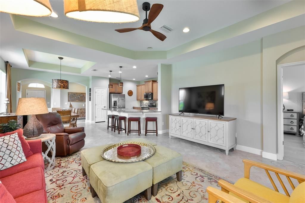 For Sale: $344,900 (2 beds, 2 baths, 1854 Square Feet)