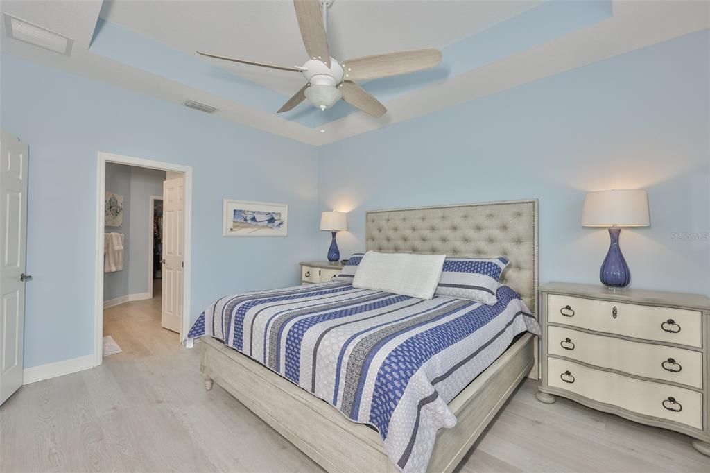 For Sale: $344,900 (2 beds, 2 baths, 1854 Square Feet)