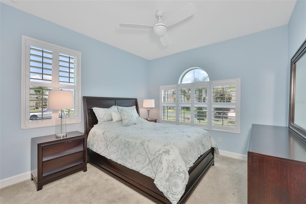 For Sale: $344,900 (2 beds, 2 baths, 1854 Square Feet)