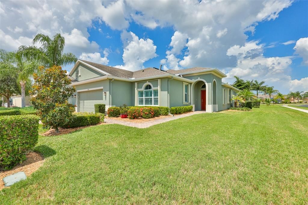 For Sale: $344,900 (2 beds, 2 baths, 1854 Square Feet)