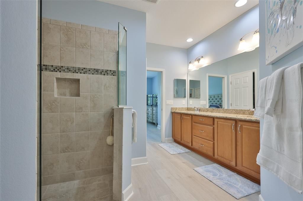 For Sale: $344,900 (2 beds, 2 baths, 1854 Square Feet)