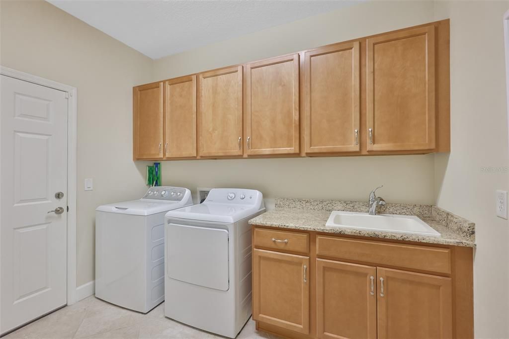 For Sale: $344,900 (2 beds, 2 baths, 1854 Square Feet)