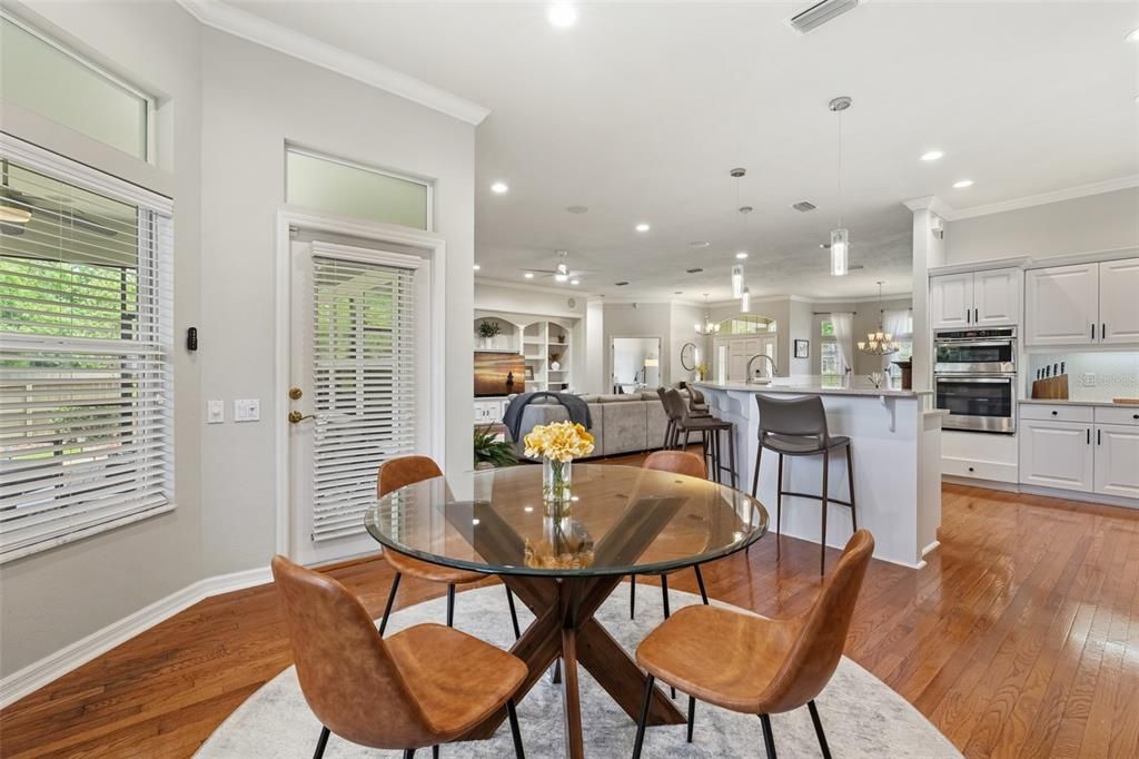 En Venta: $749,900 (3 camas, 2 baños, 2778 Pies cuadrados)