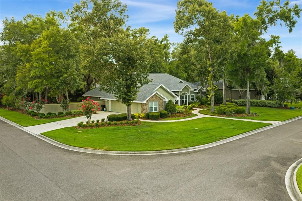 En Venta: $749,900 (3 camas, 2 baños, 2778 Pies cuadrados)