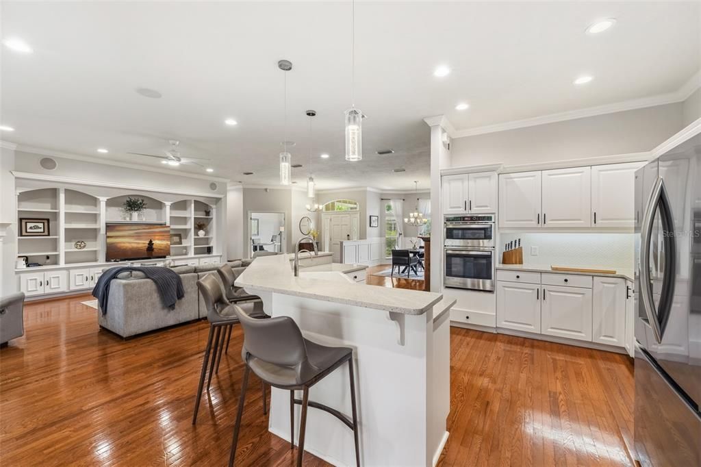 En Venta: $749,900 (3 camas, 2 baños, 2778 Pies cuadrados)