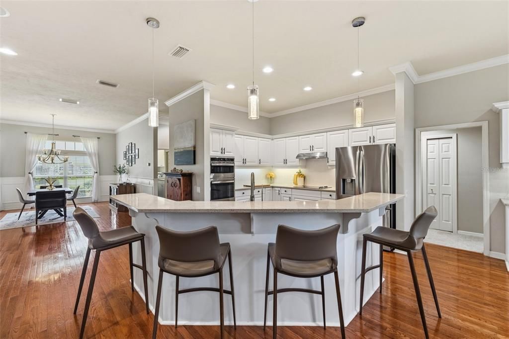 En Venta: $749,900 (3 camas, 2 baños, 2778 Pies cuadrados)