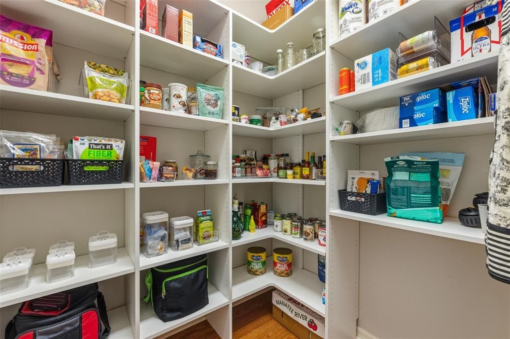 En Venta: $749,900 (3 camas, 2 baños, 2778 Pies cuadrados)