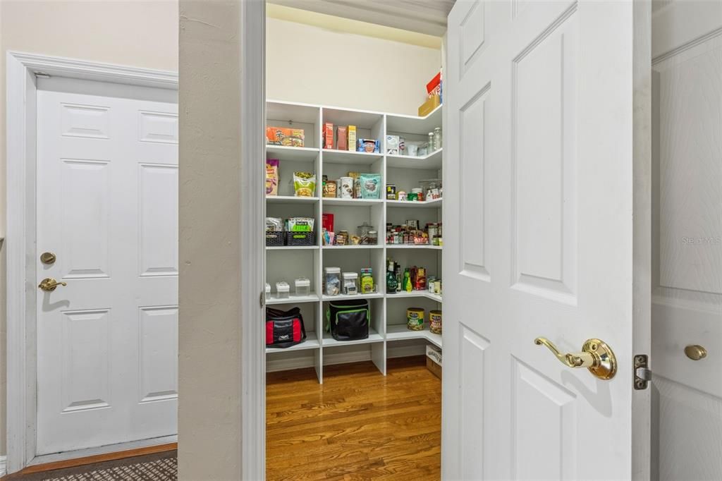 En Venta: $749,900 (3 camas, 2 baños, 2778 Pies cuadrados)