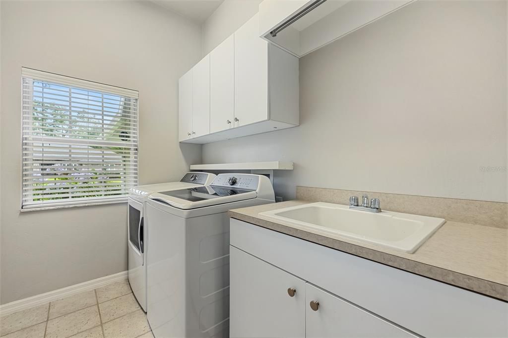 En Venta: $749,900 (3 camas, 2 baños, 2778 Pies cuadrados)
