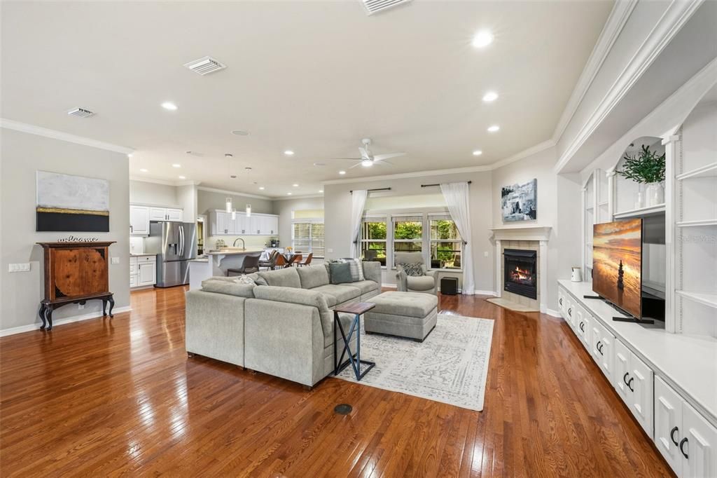 En Venta: $749,900 (3 camas, 2 baños, 2778 Pies cuadrados)
