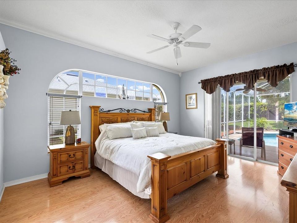 Activo con contrato: $415,000 (3 camas, 2 baños, 2034 Pies cuadrados)