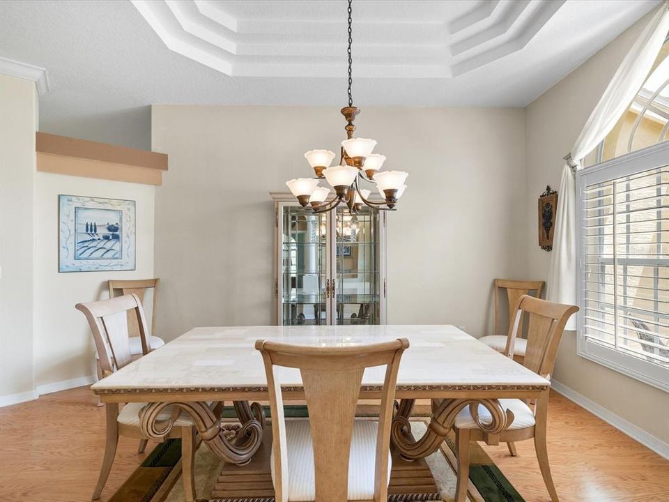 Activo con contrato: $415,000 (3 camas, 2 baños, 2034 Pies cuadrados)