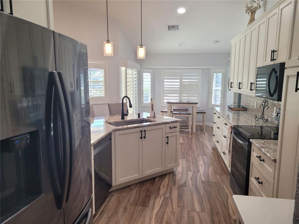 For Rent: $5,000 (3 beds, 2 baths, 1672 Square Feet)