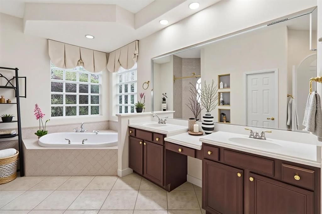 For Sale: $1,375,000 (5 beds, 3 baths, 3107 Square Feet)