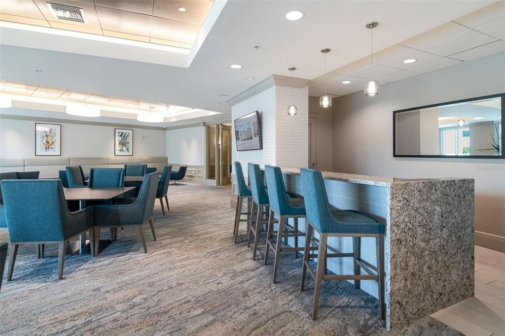For Sale: $985,000 (2 beds, 2 baths, 1242 Square Feet)