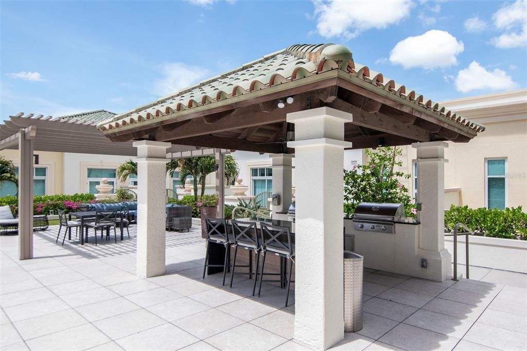 For Sale: $985,000 (2 beds, 2 baths, 1242 Square Feet)
