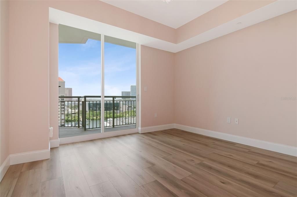 For Sale: $985,000 (2 beds, 2 baths, 1242 Square Feet)