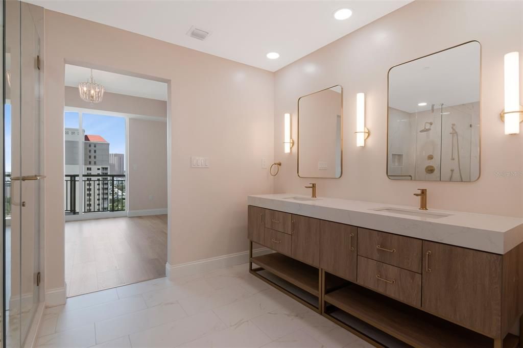 For Sale: $985,000 (2 beds, 2 baths, 1242 Square Feet)