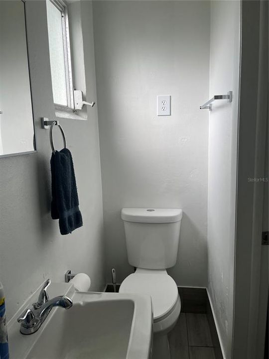 На продажу: $329,500 (2 спален, 1 ванн, 1033 Квадратных фут)