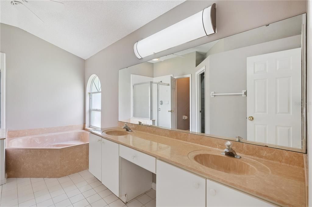 For Sale: $425,000 (3 beds, 2 baths, 1875 Square Feet)